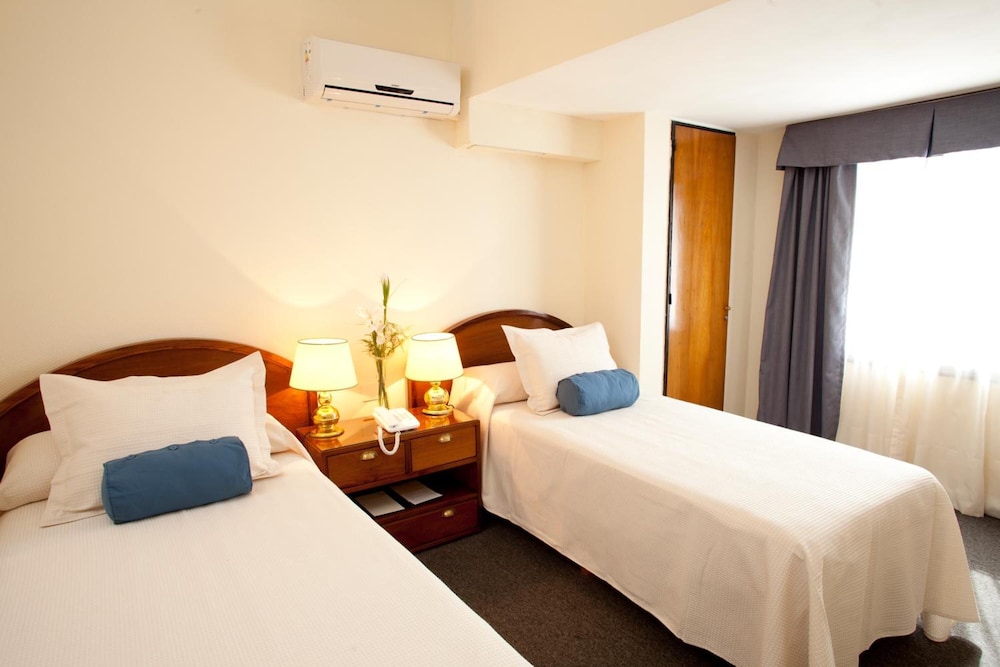 Hotel Centro Naval 8/36