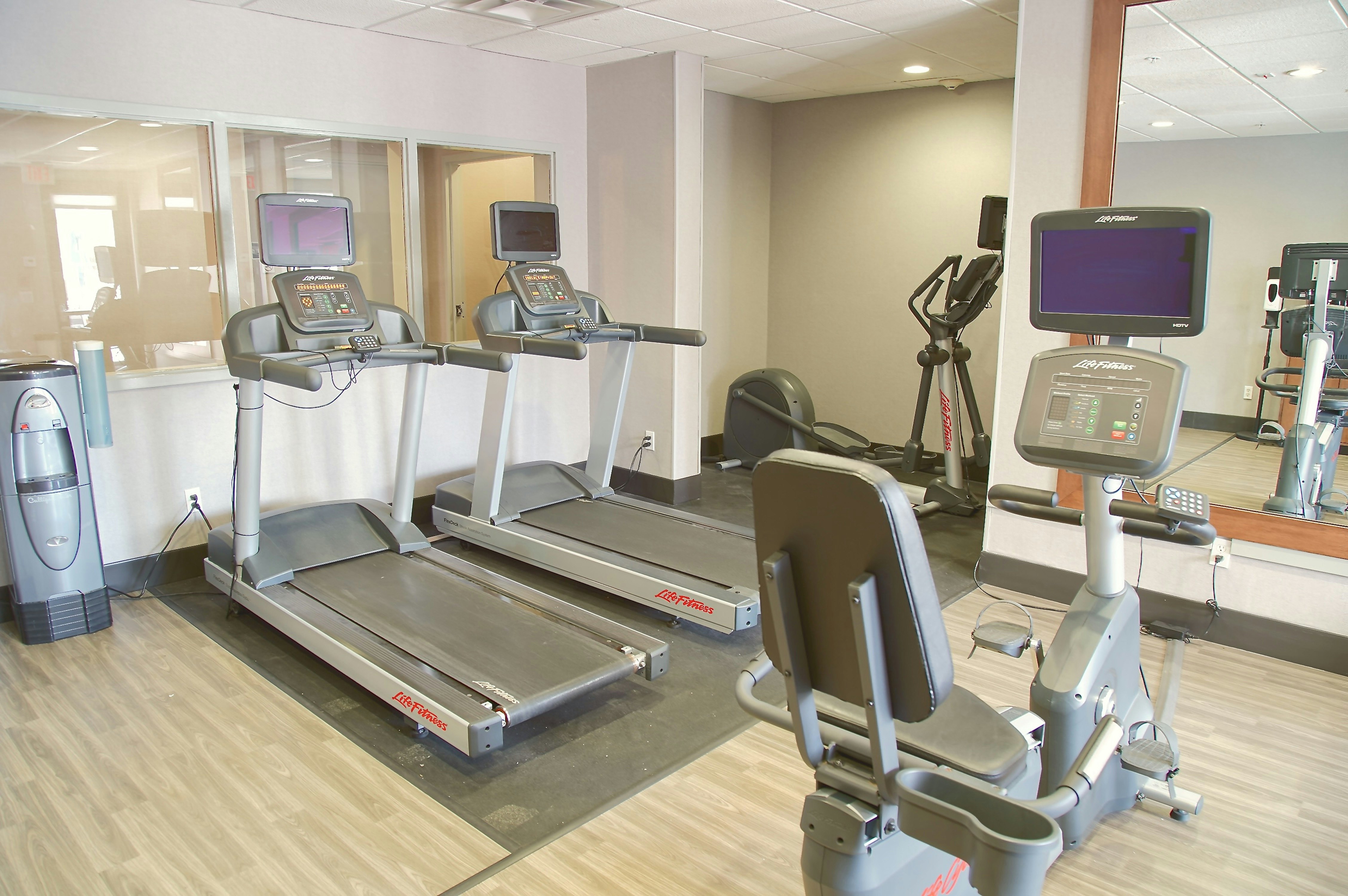 Hampton Inn & Suites Cathedral City 2/7