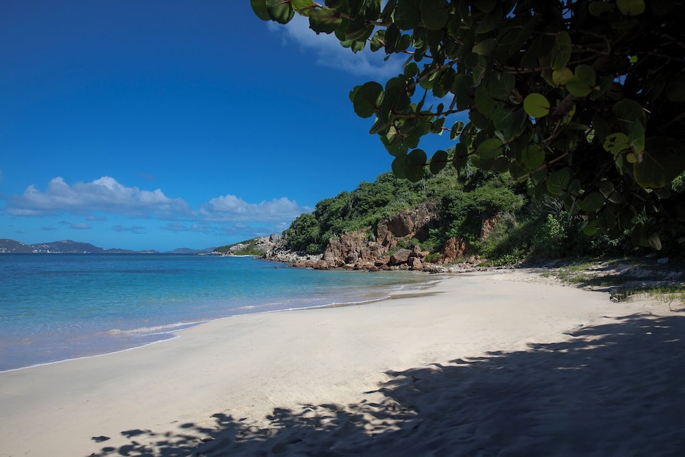 PETER ISLAND RESORT AND SPA 52/55
