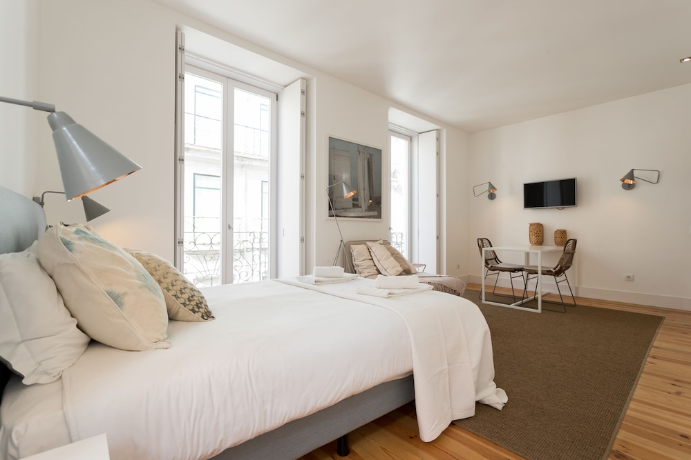 Chiado Studios By Lu Holidays 3/32