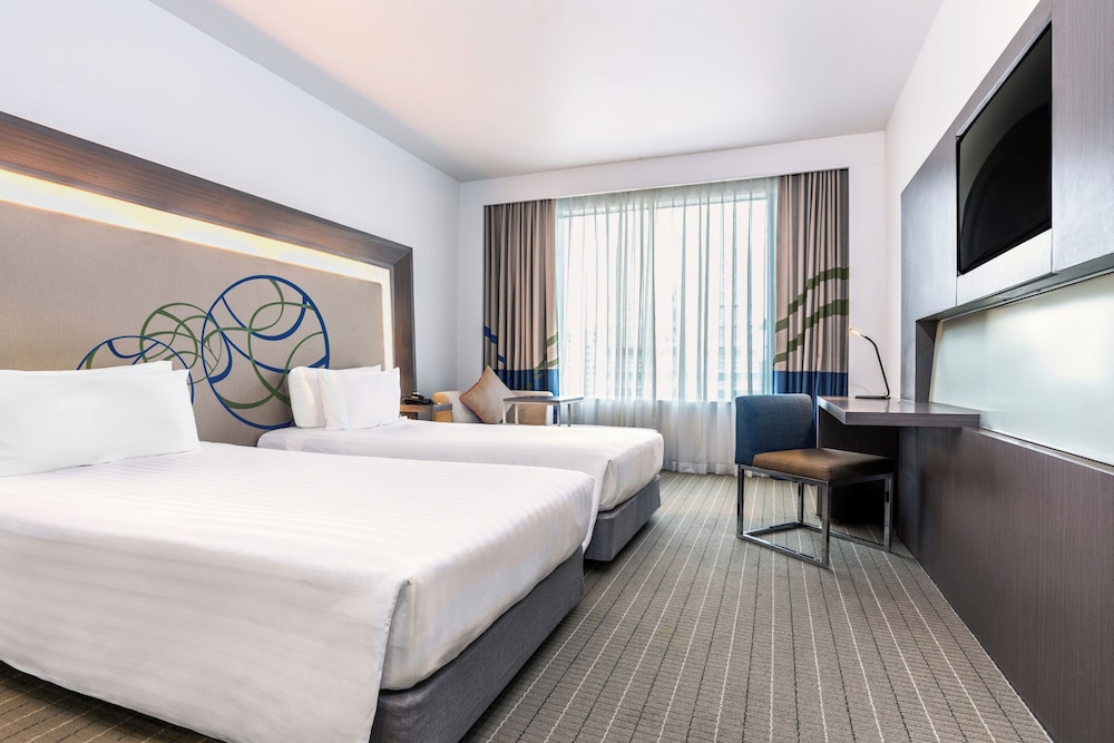 DELUXE, TWIN BEDS, CITY VIEW