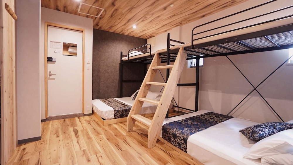 Poly Hostel Osaka 28/60