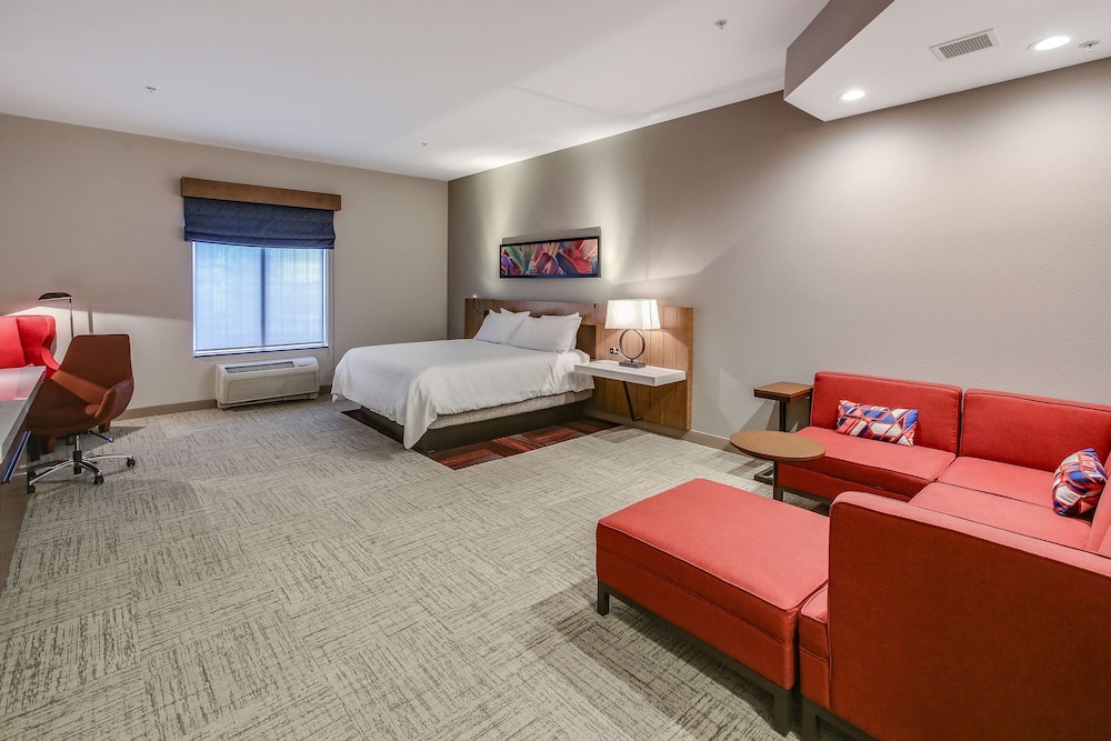 Evolution, King Bed، Hilton Garden Inn Ames 9/10