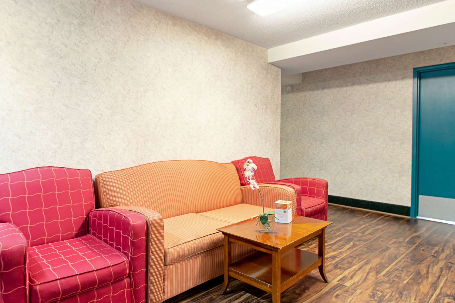 Econo Lodge Utica 6/7