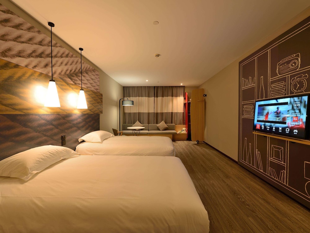 Room, Twin Beds