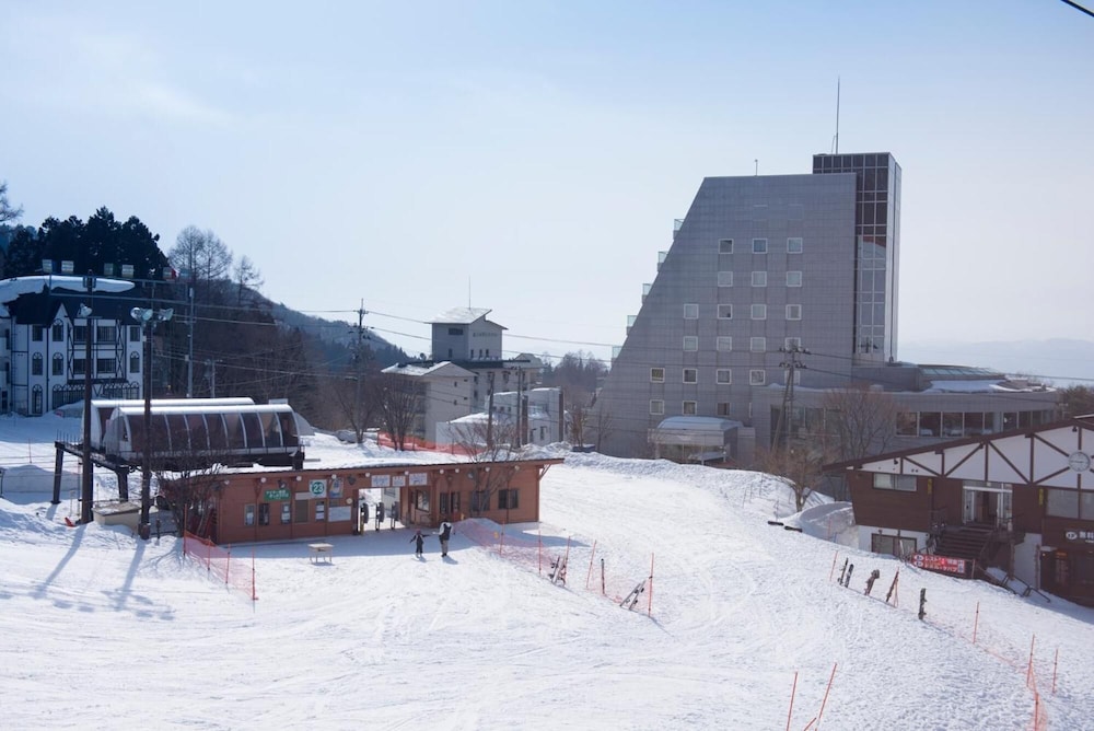 Takamiya Rurikura Resort 5/67