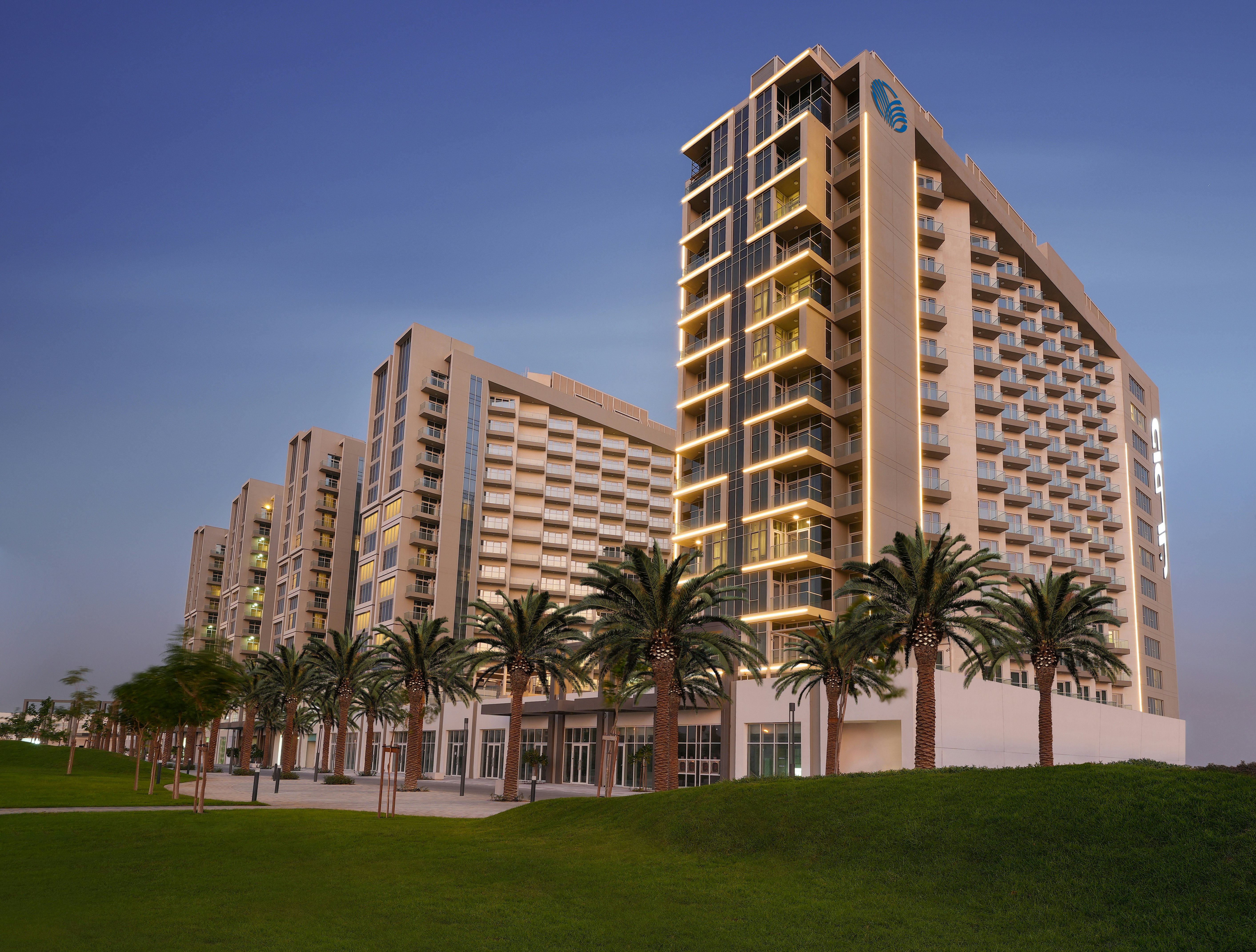 DAMAC Hills 2 Hotel - Edge by Rotana 3/18