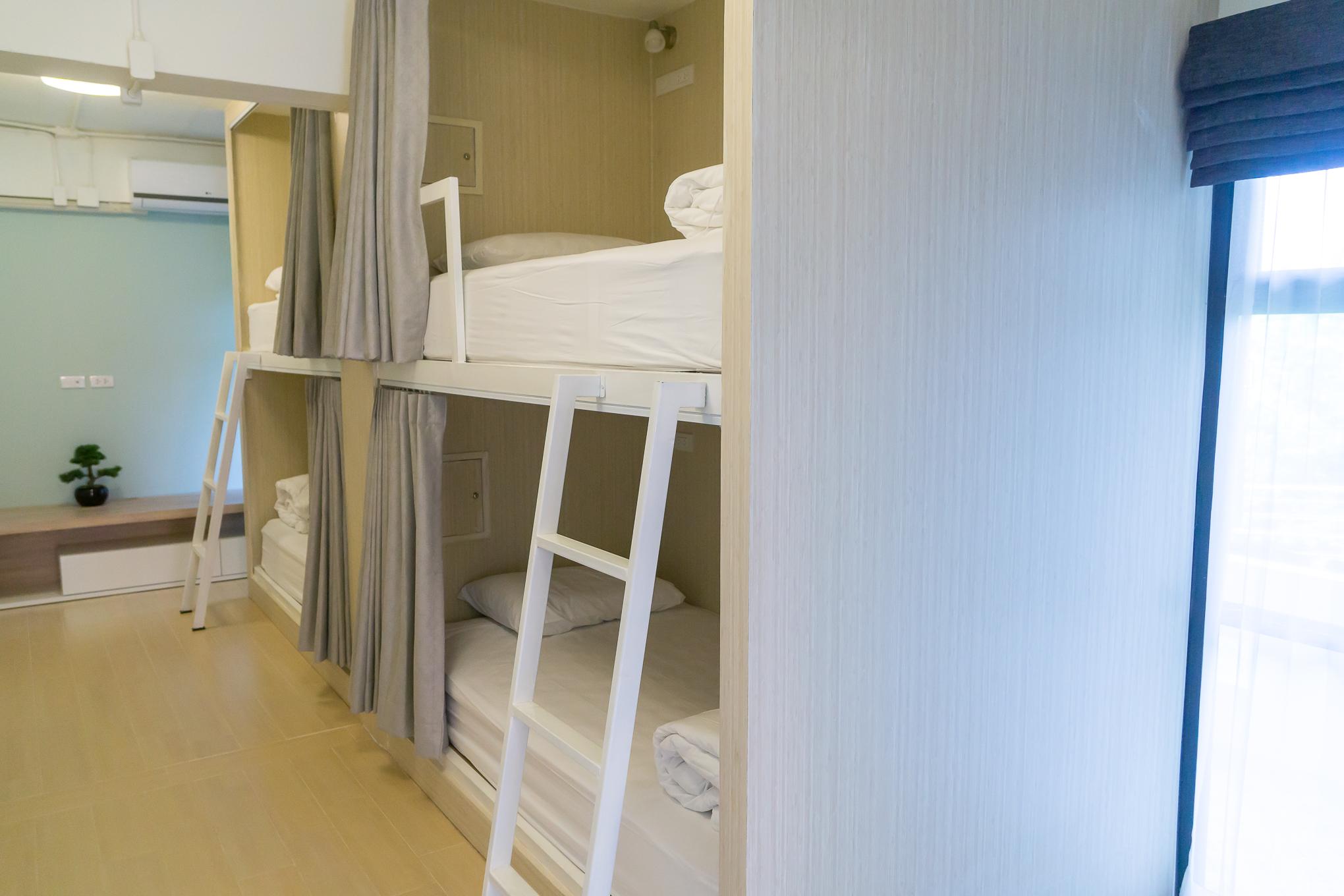 Female Dorm, Female Only