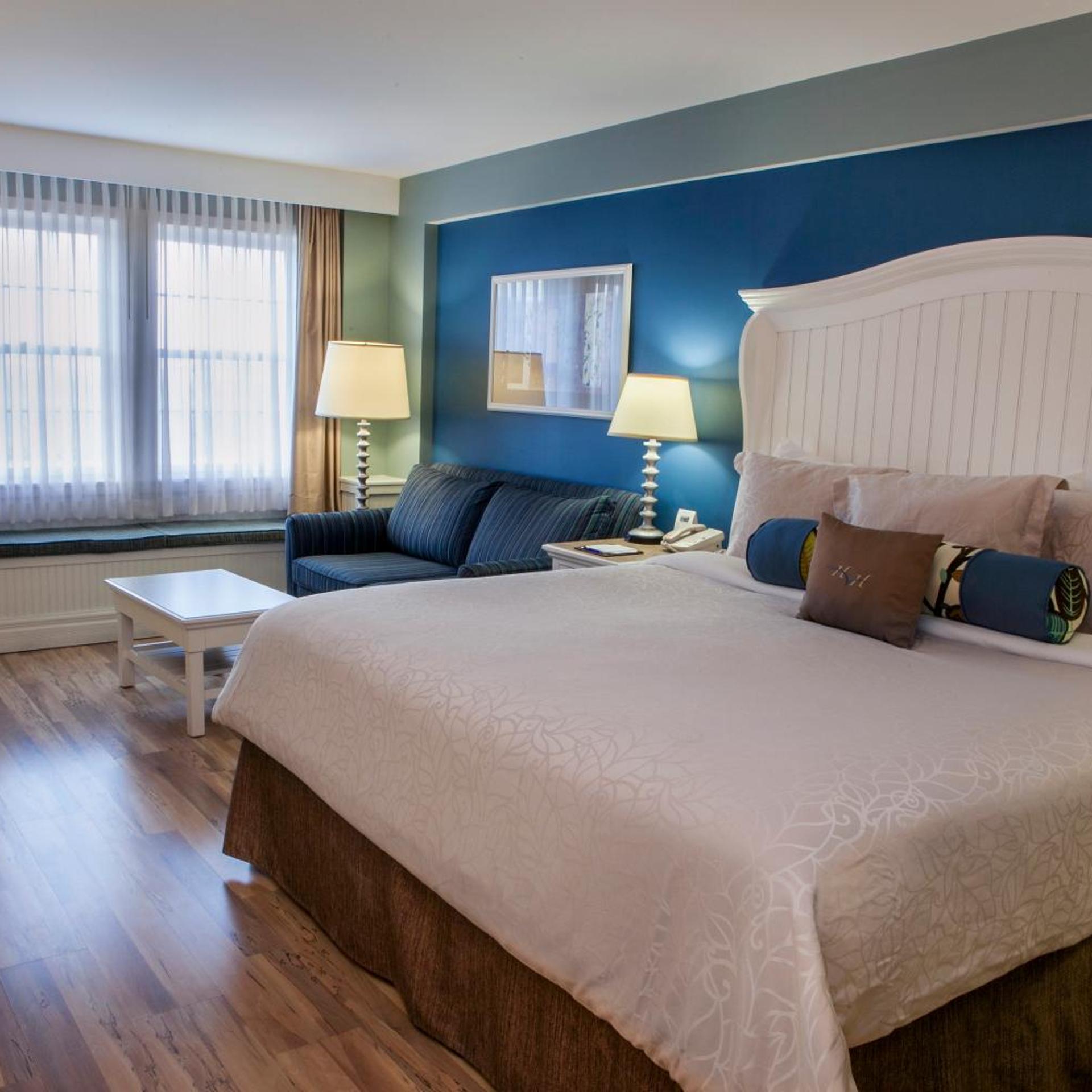 Watkins Glen Harbor Hotel 8/34