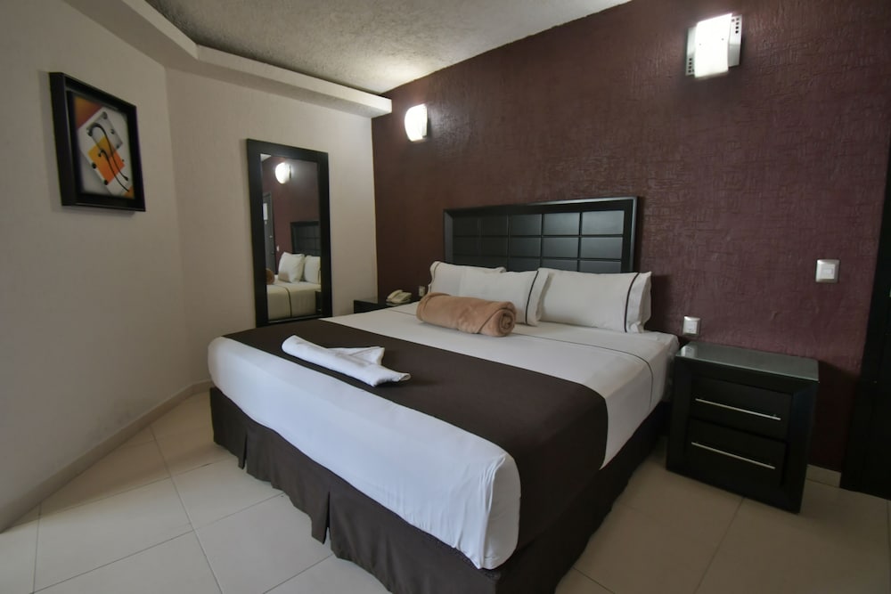 Hotel Portonovo Plaza Guadalajara 8/35