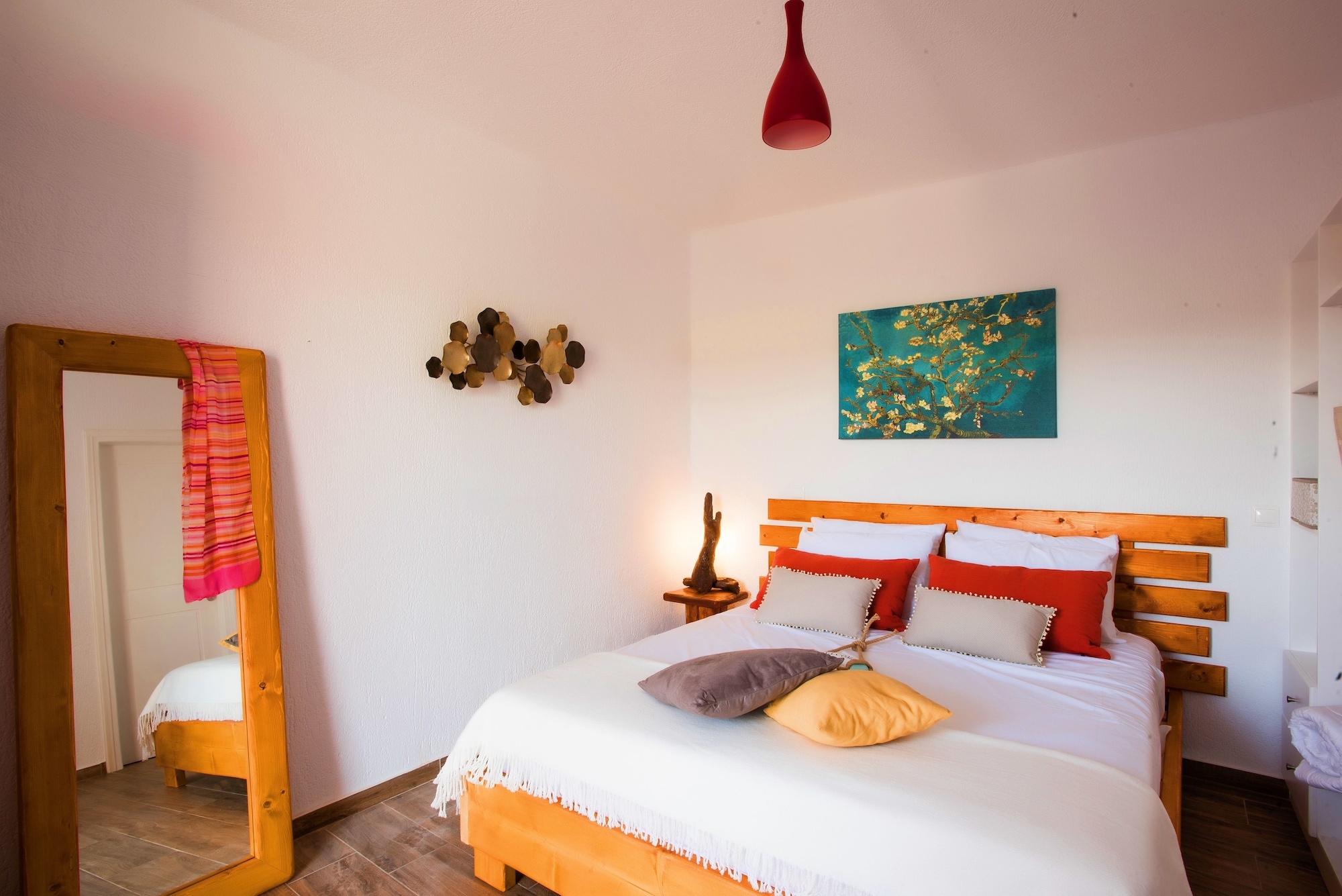1 BEDROOM, BASIC, STUDIO, SUITE, GARDEN AREA, SMOKING