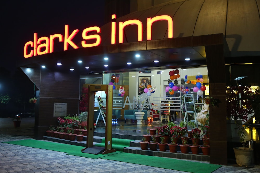 Ana Clarks Inn Panchkula 57/60