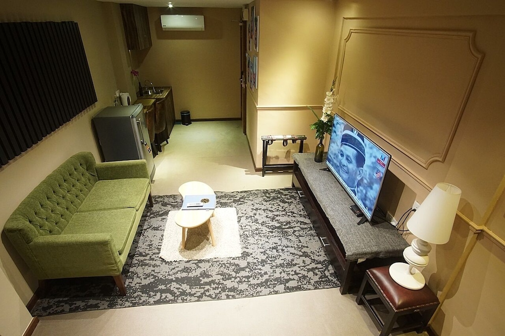 Z Hotel 27/50