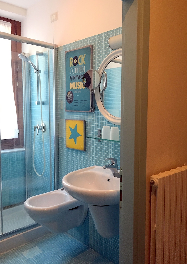 3749 Ponte Chiodo Guest House 44/46