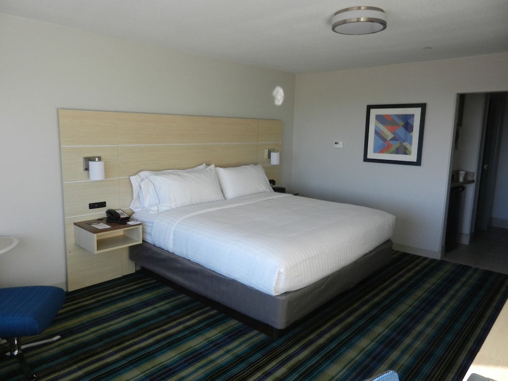 Holiday Inn Express Suites Phoenix West Buckeye 20/59