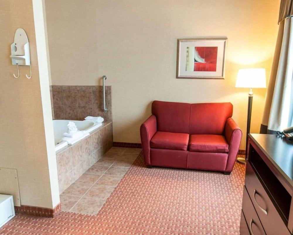Spark by Hilton Exton 25/38