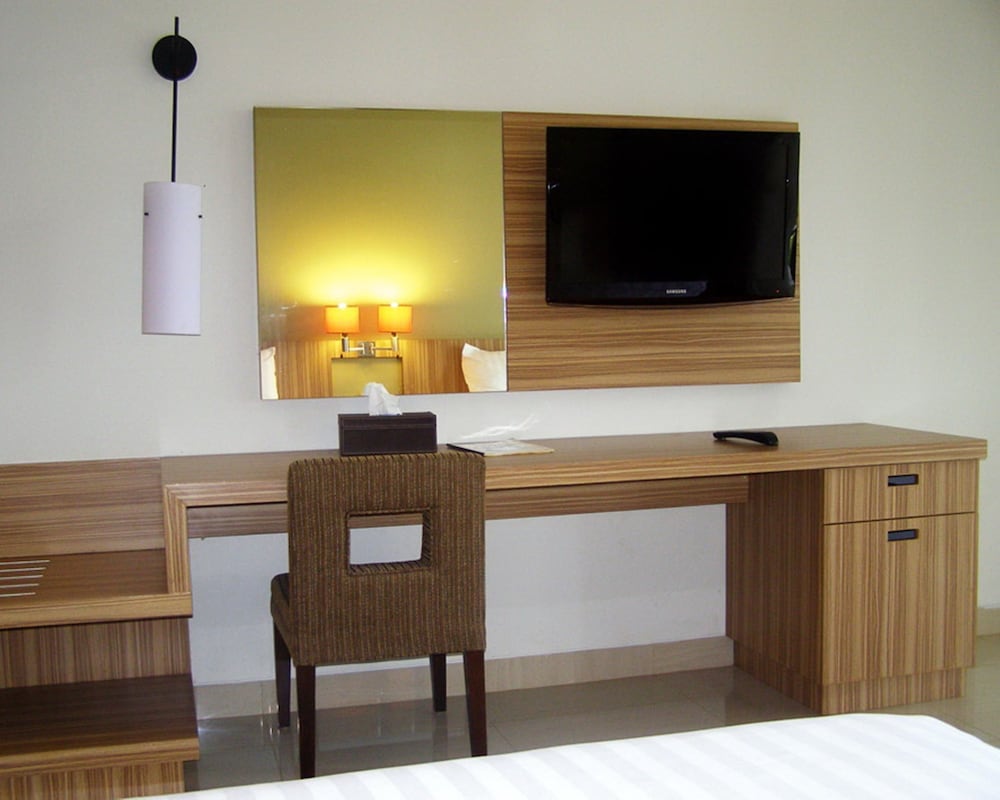 The Oxalis Regency Hotel Magelang 33/46