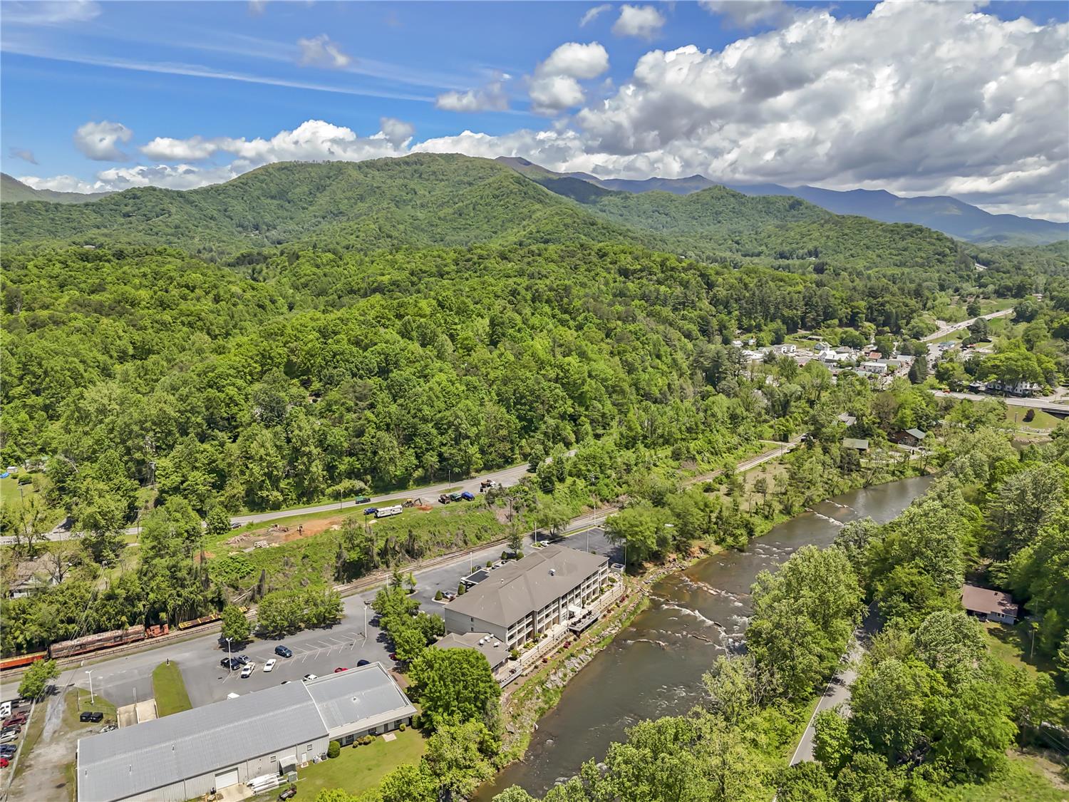 Best Western Plus River Escape Inn & Suites 17/25