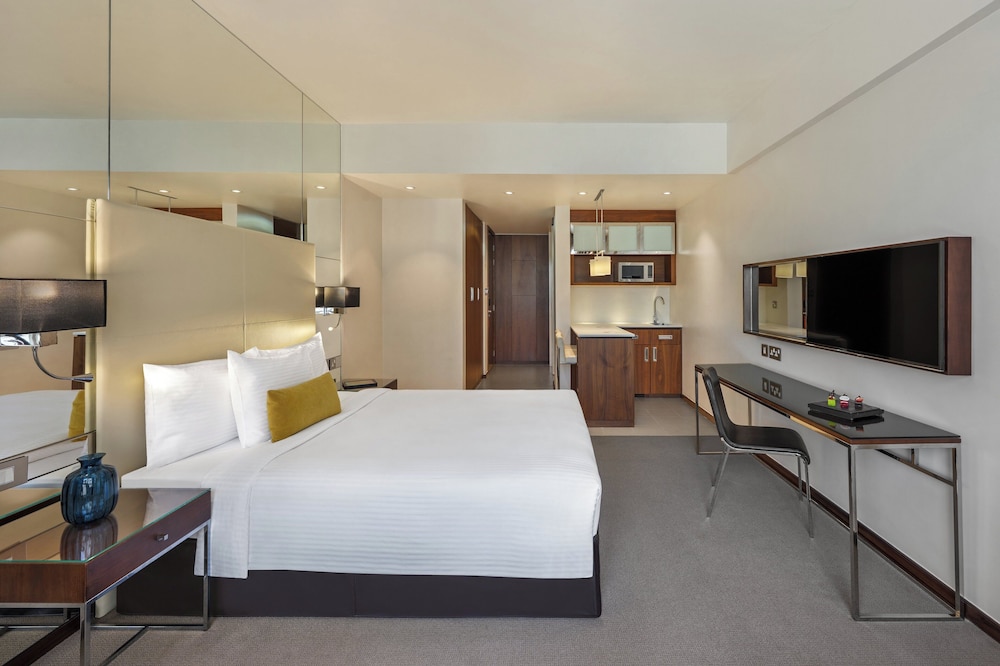 Centro Queen Room