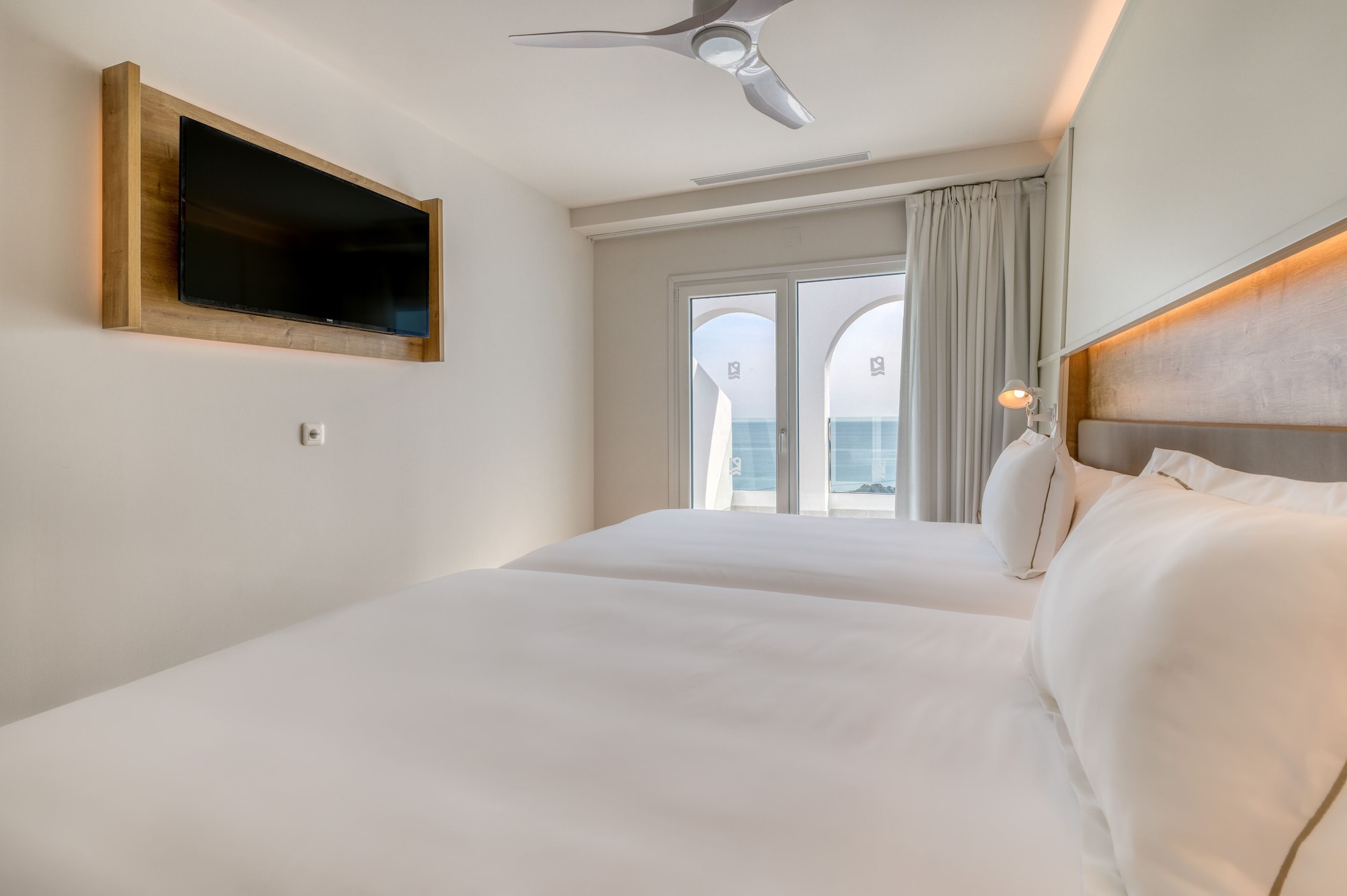 Room, Single, 2 Double Beds, Sea View, Terrace، Mojacar Playa Aquapark Hotel 2/8