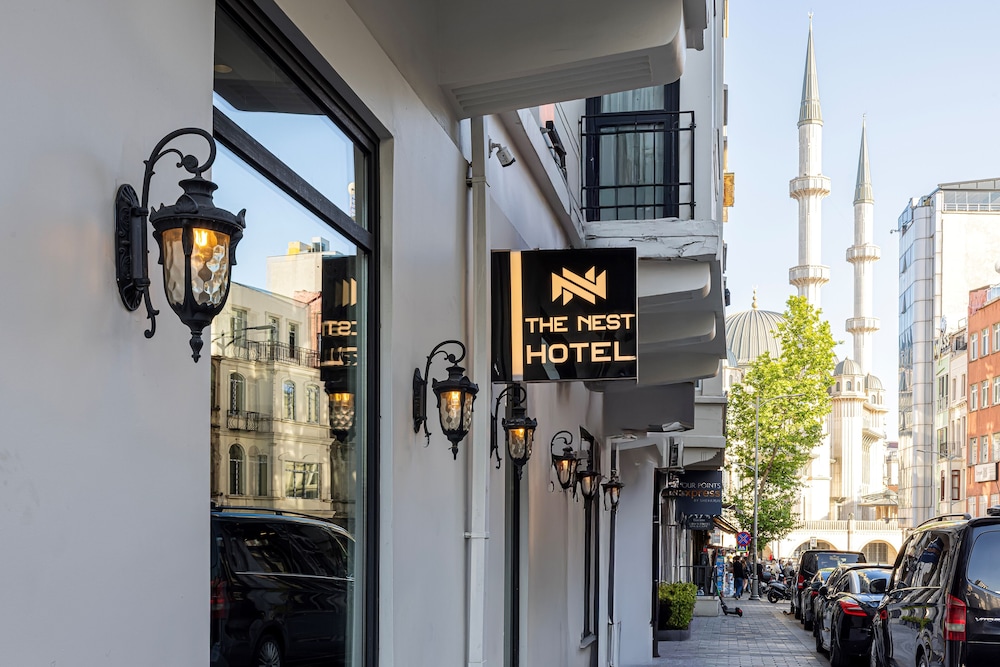 The Nest Hotel 10/70