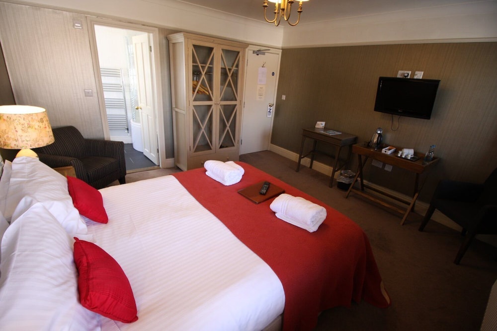 The Angel Hotel 4/50