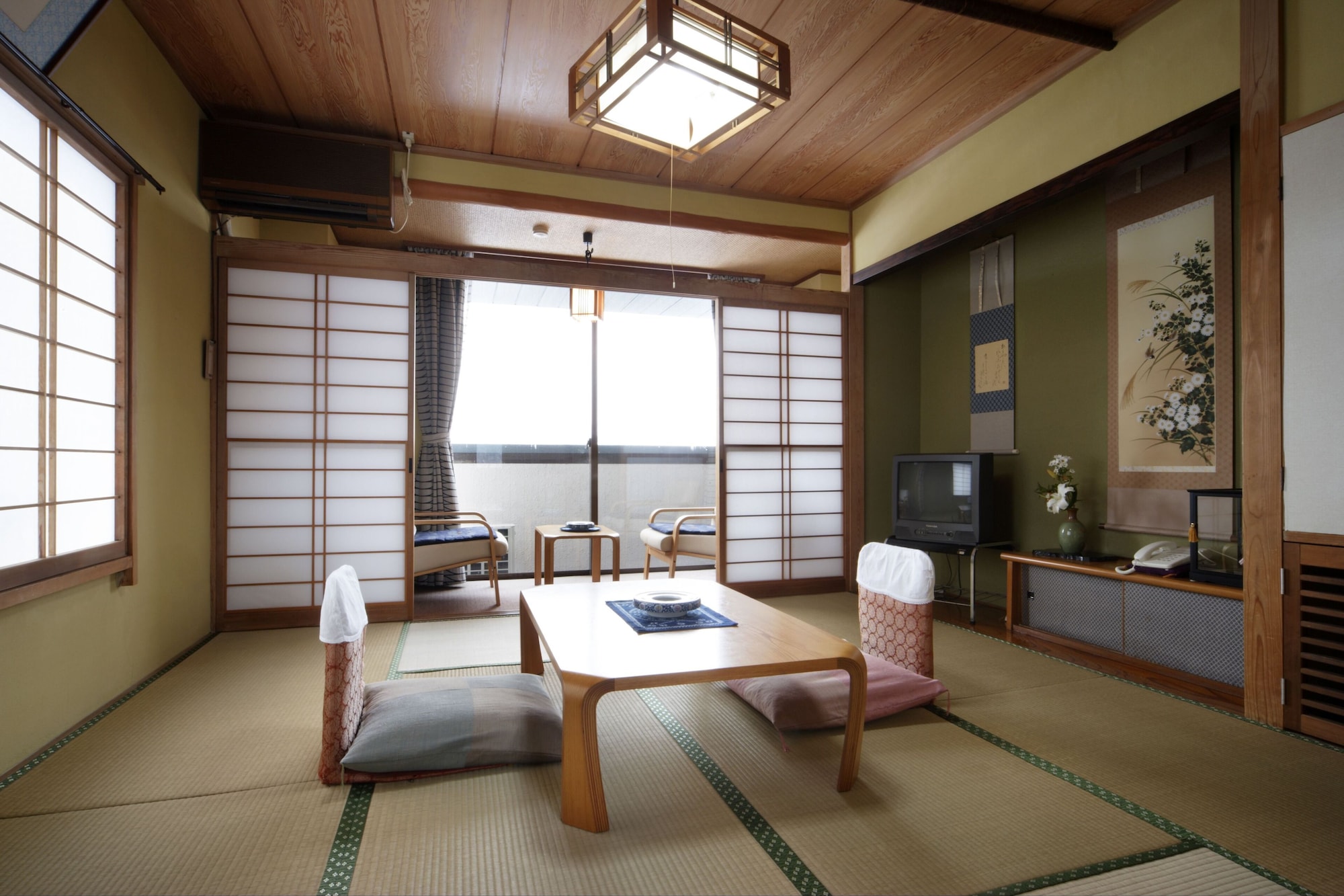 JAPANESE, RUN OF HOUSE, PRIVATE BATHROOM