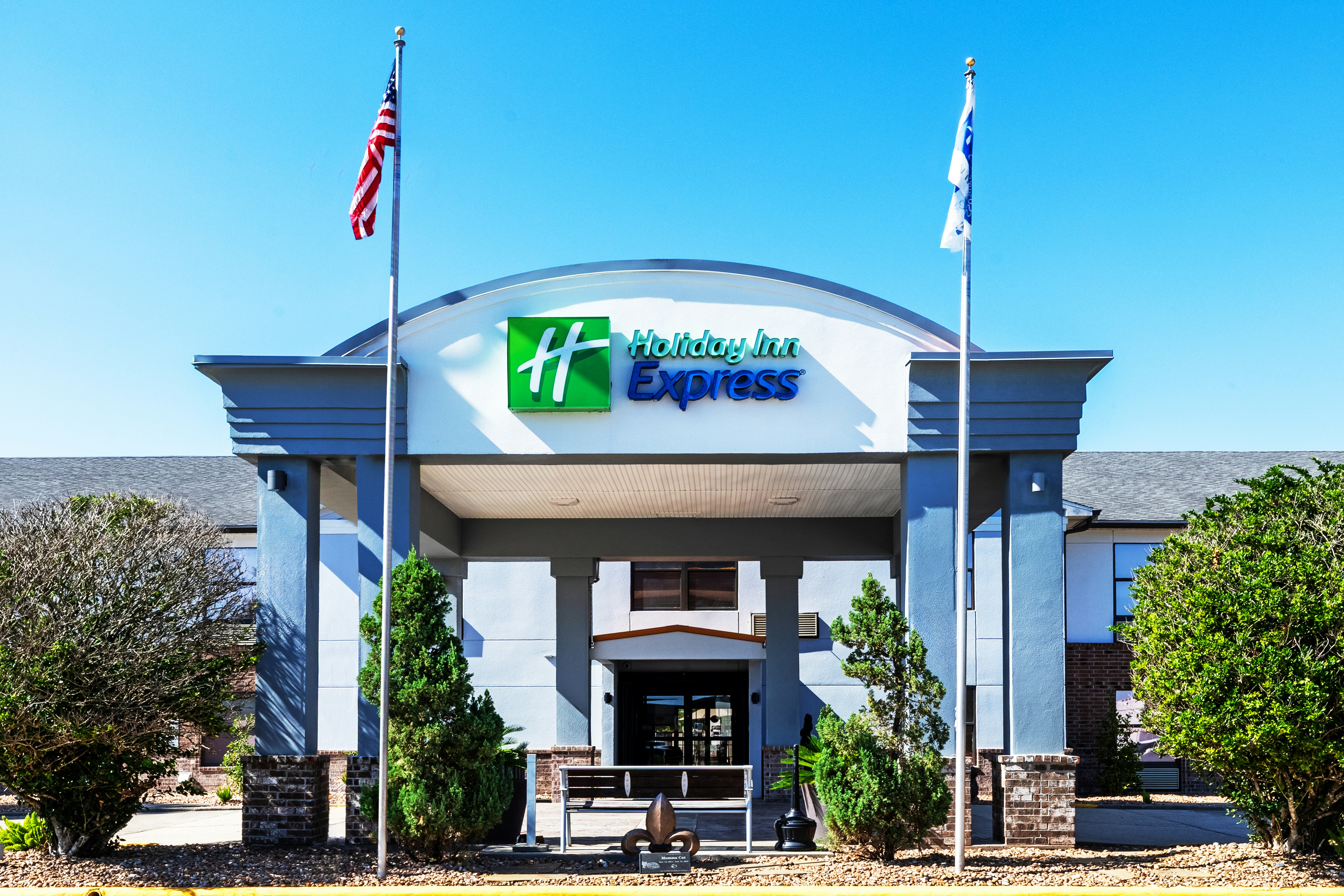 Holiday Inn Express Breaux Bridge-Henderson 6/72