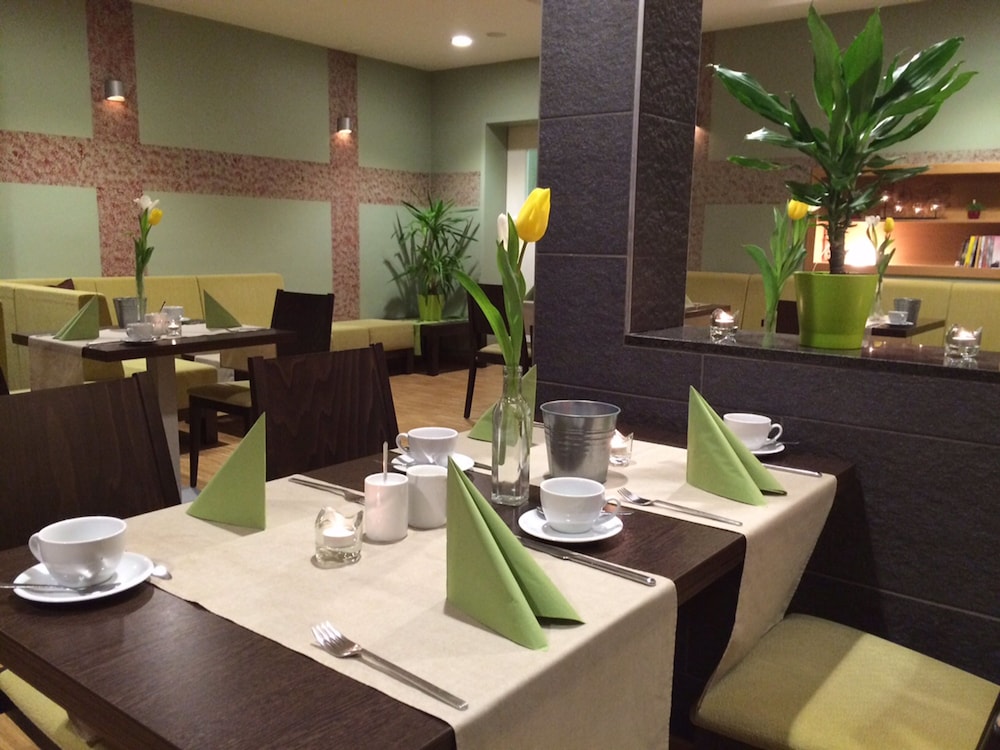 Holi Hostel Hotel 36/43