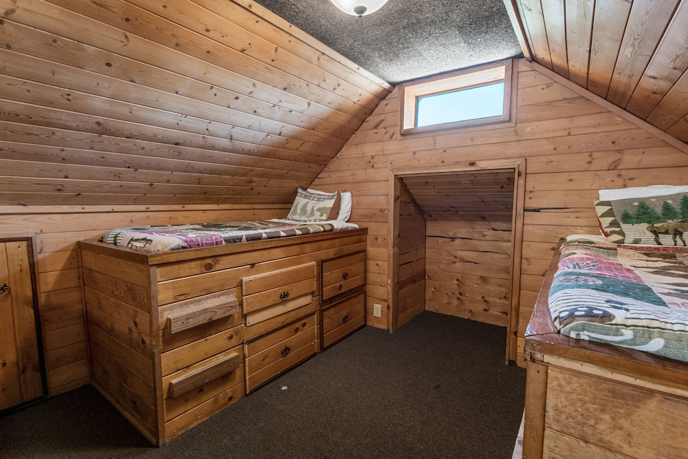 Big Bear Lakefront Lodge 20/50