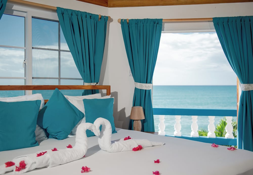 Sunset Resort 12/50