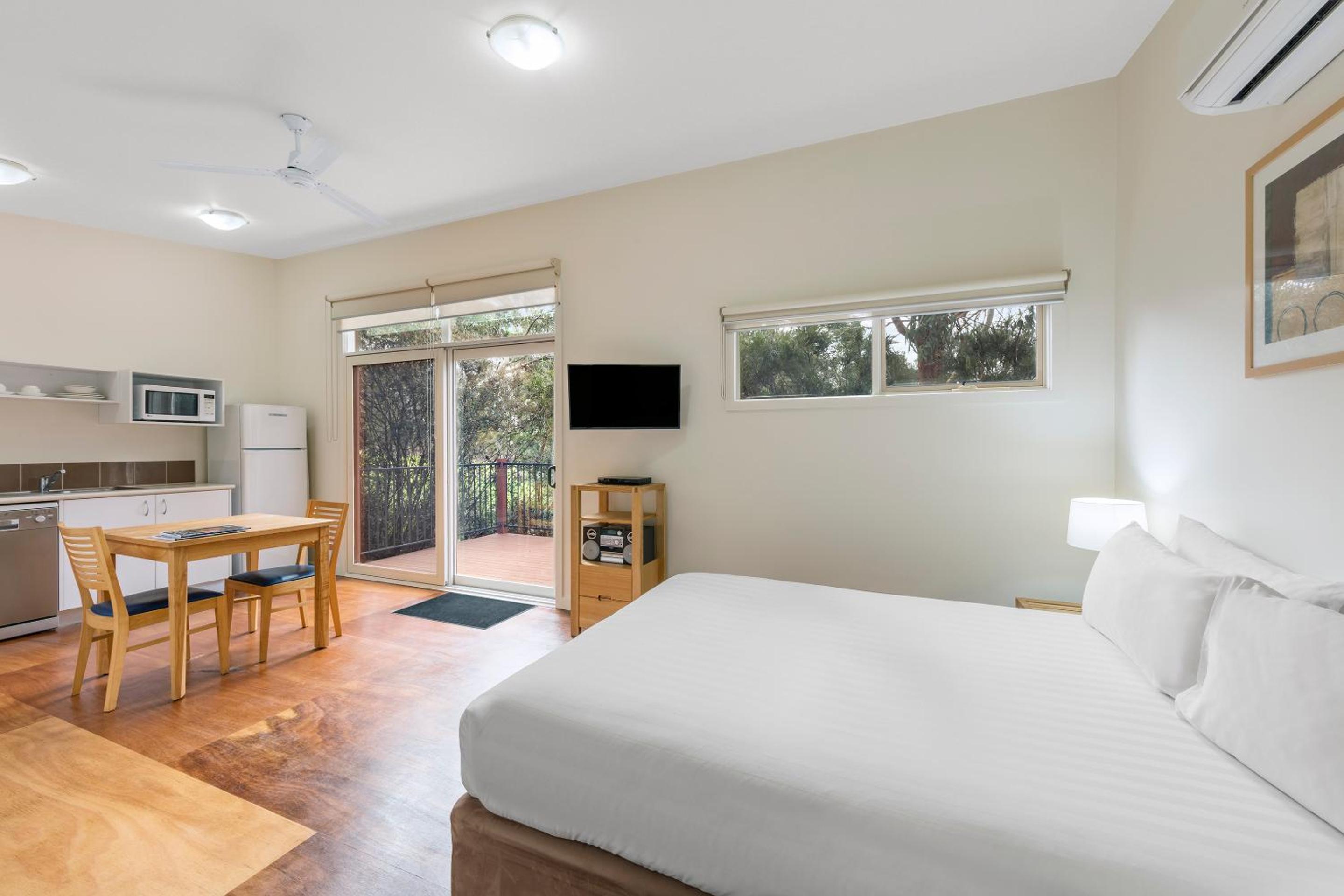 Studio, Villa, Jetted Tub