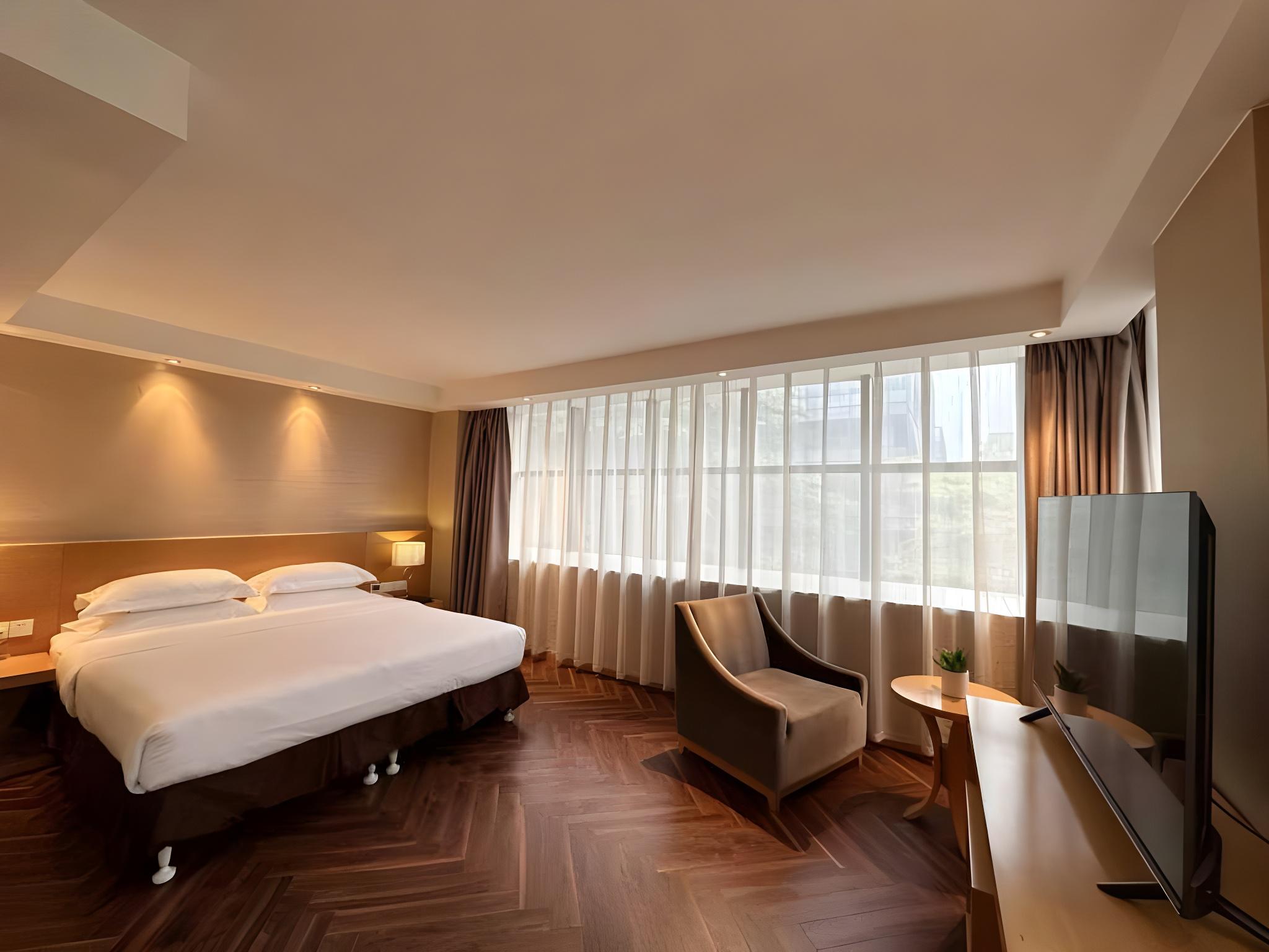 EXQUISITE, SUITE
