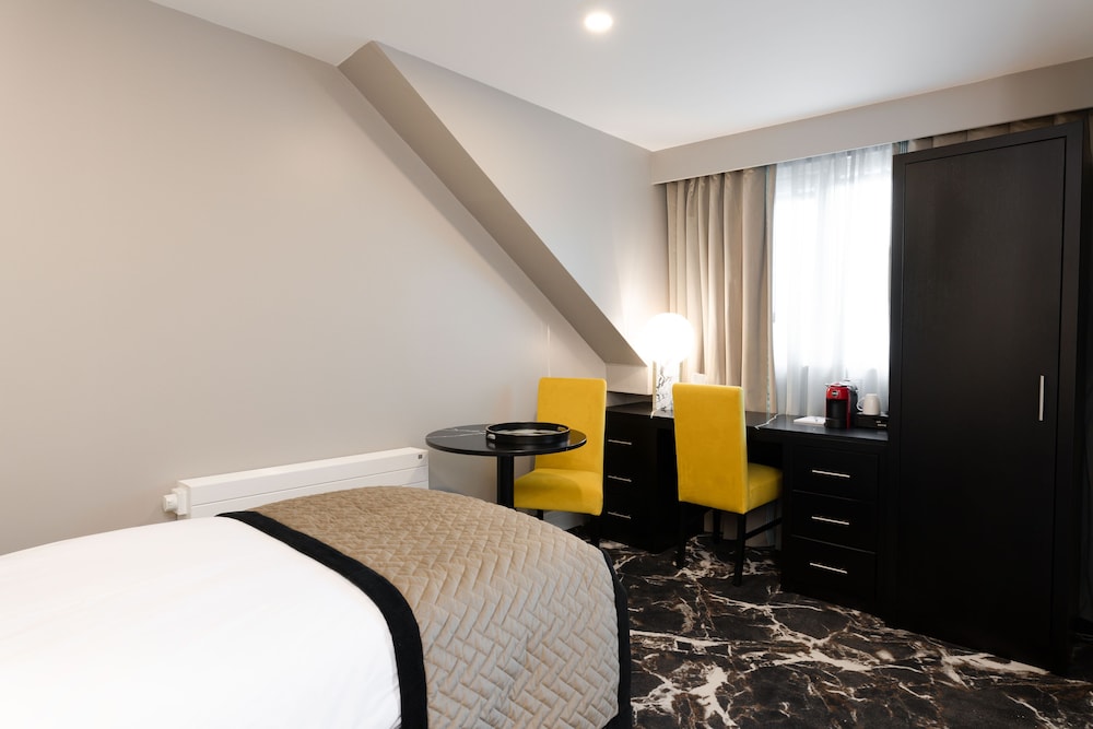 Elephant Rock Hotel 15/40