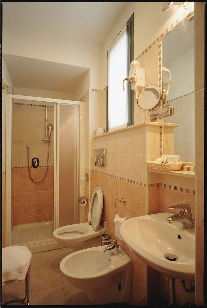 Hotel Dieci 15/66