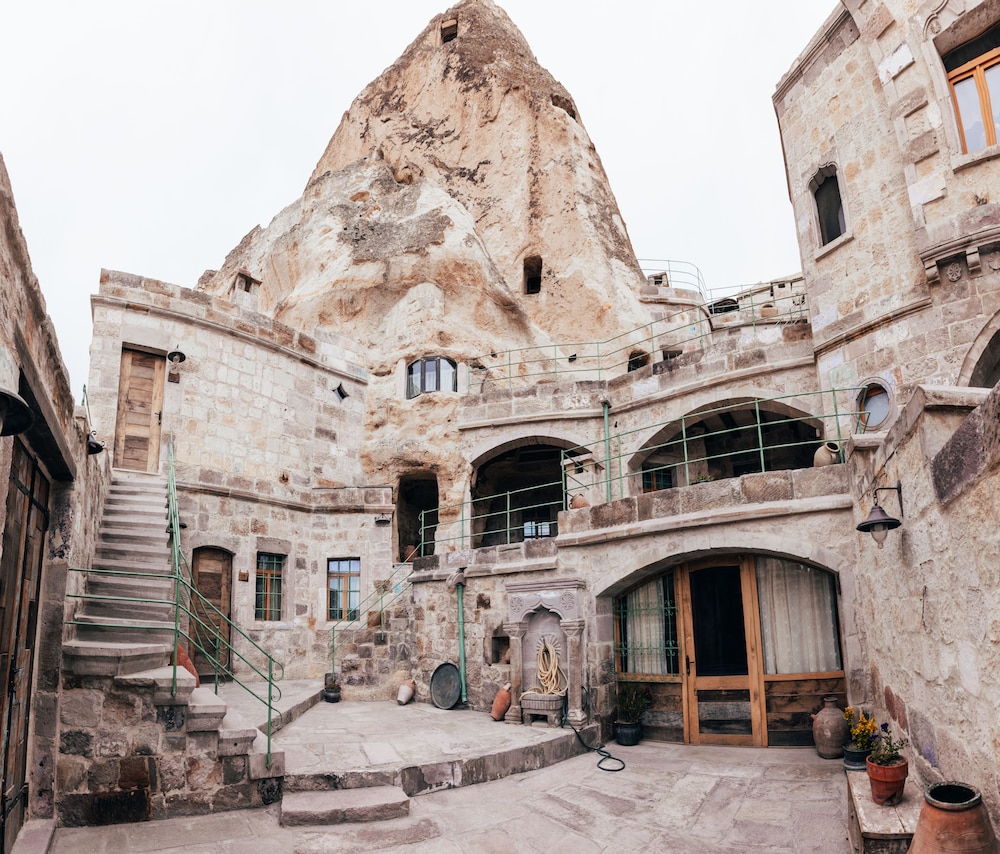 Kelebek Special Cave Hotel 4/84