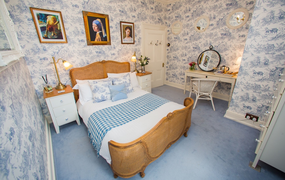 James' Place At Brynawel 20/48