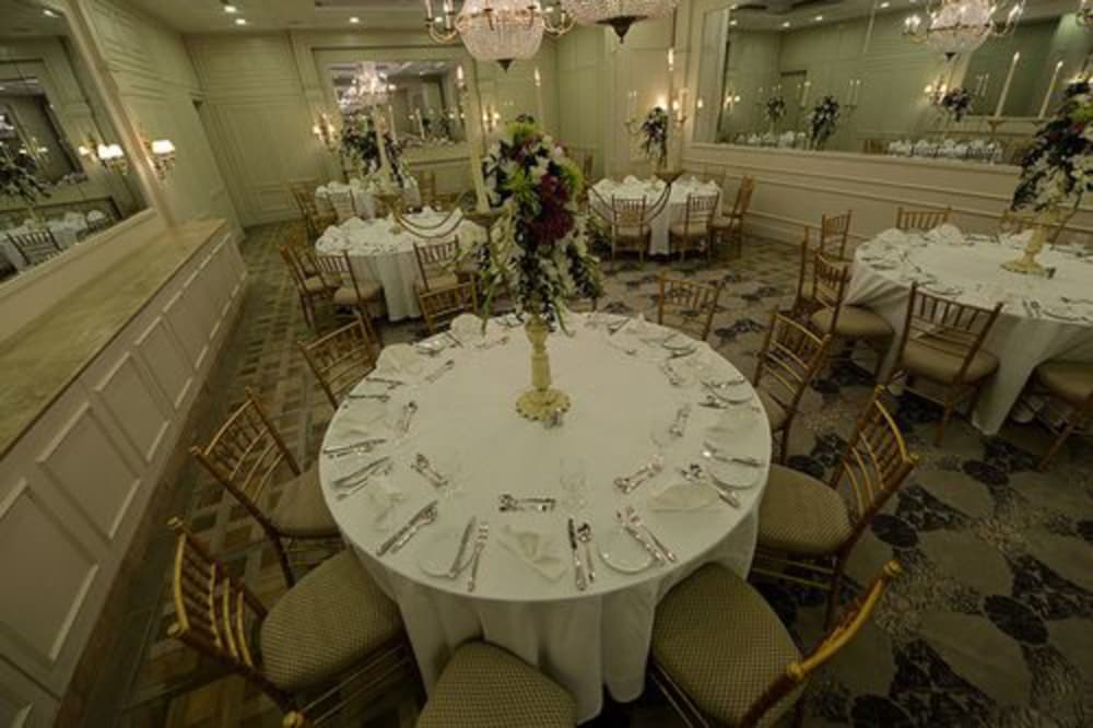 restaurant cafeteria