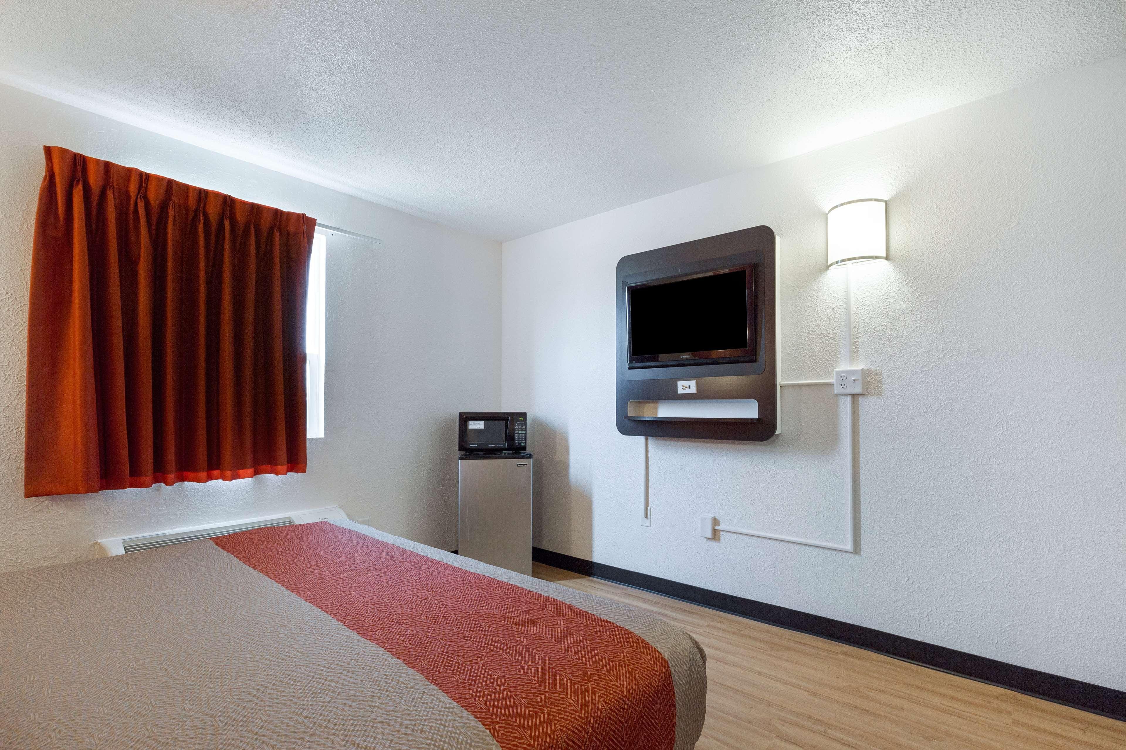 Americas Best Value Inn Lincoln, IL 14/28