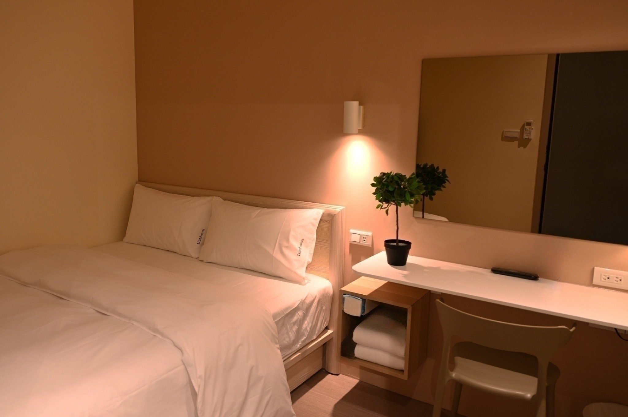 Standard, Double Bed, Shared Bathroom, No Window