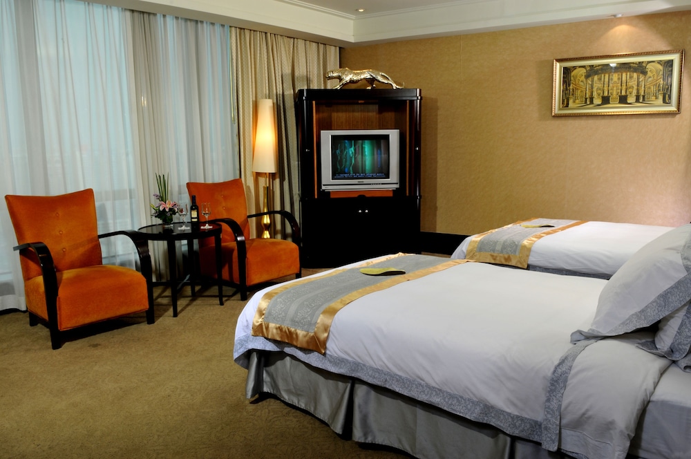 ROYAL MEDITERRANEAN HOTEL 22/47