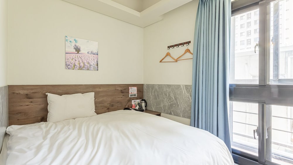 Hotel 99 16/32