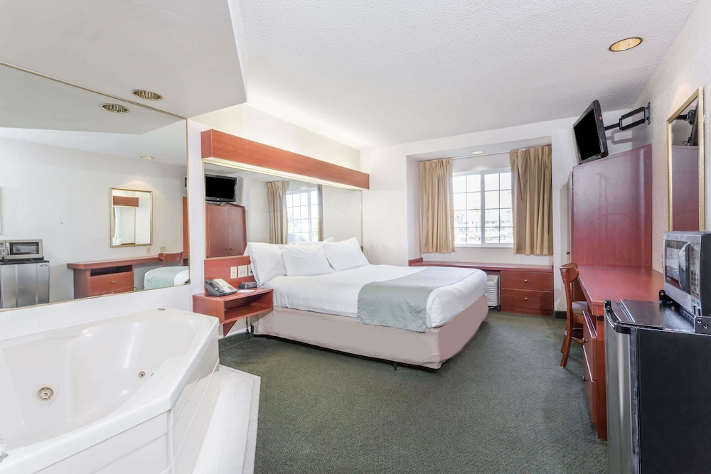 Microtel Inn Suites By Wyndham Marianna 7/23