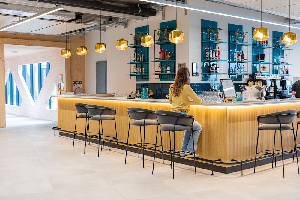 Afterwork Hotel 34/49