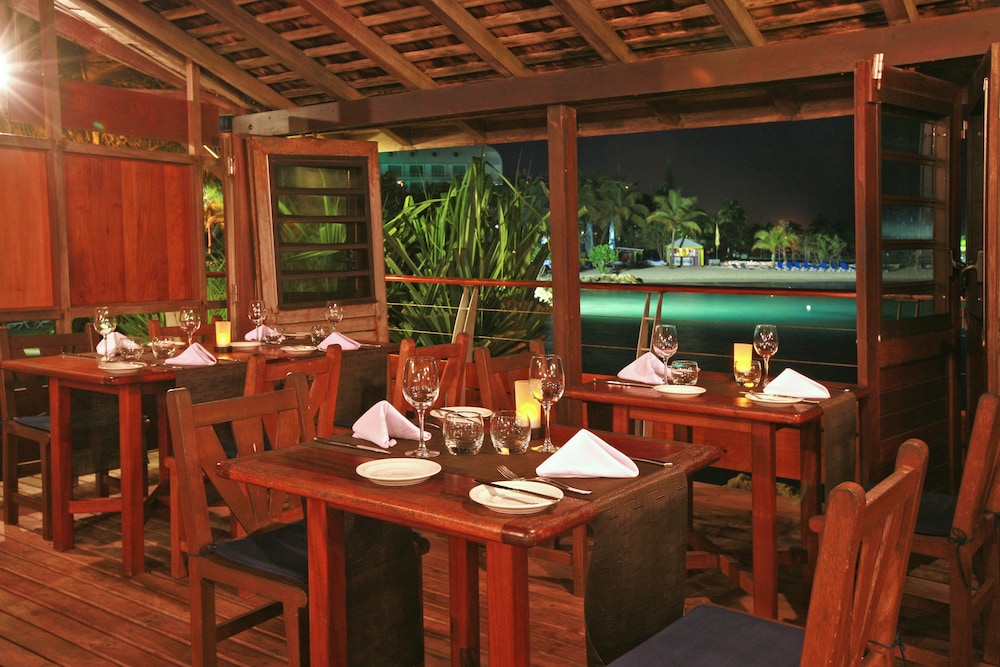 La Creole Beach Hotel and Spa 48/68