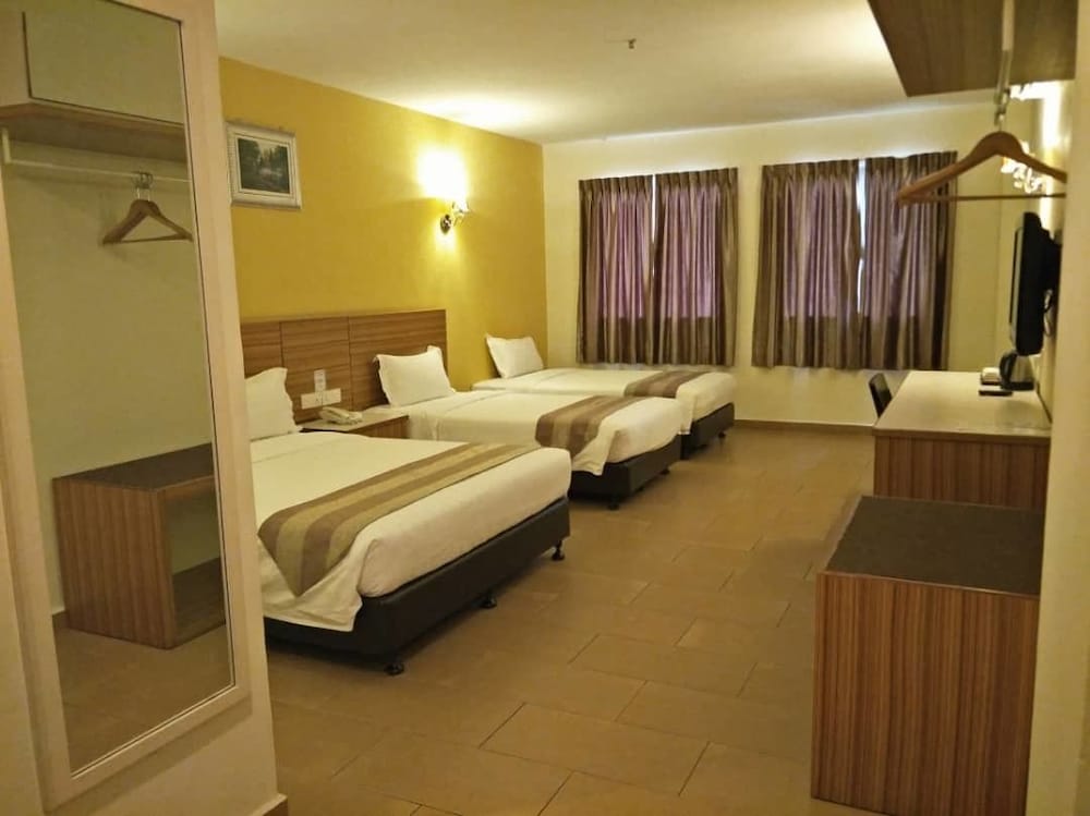 Grand Court Hotel 27/56