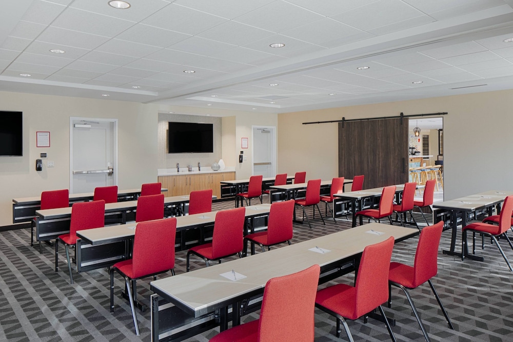 TownePlace Suites by Marriott Columbus Hilliard 44/50