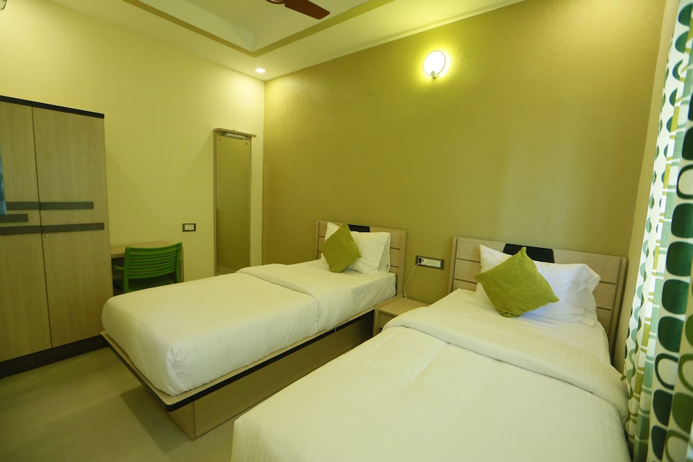 DELUXE, TWIN BEDS