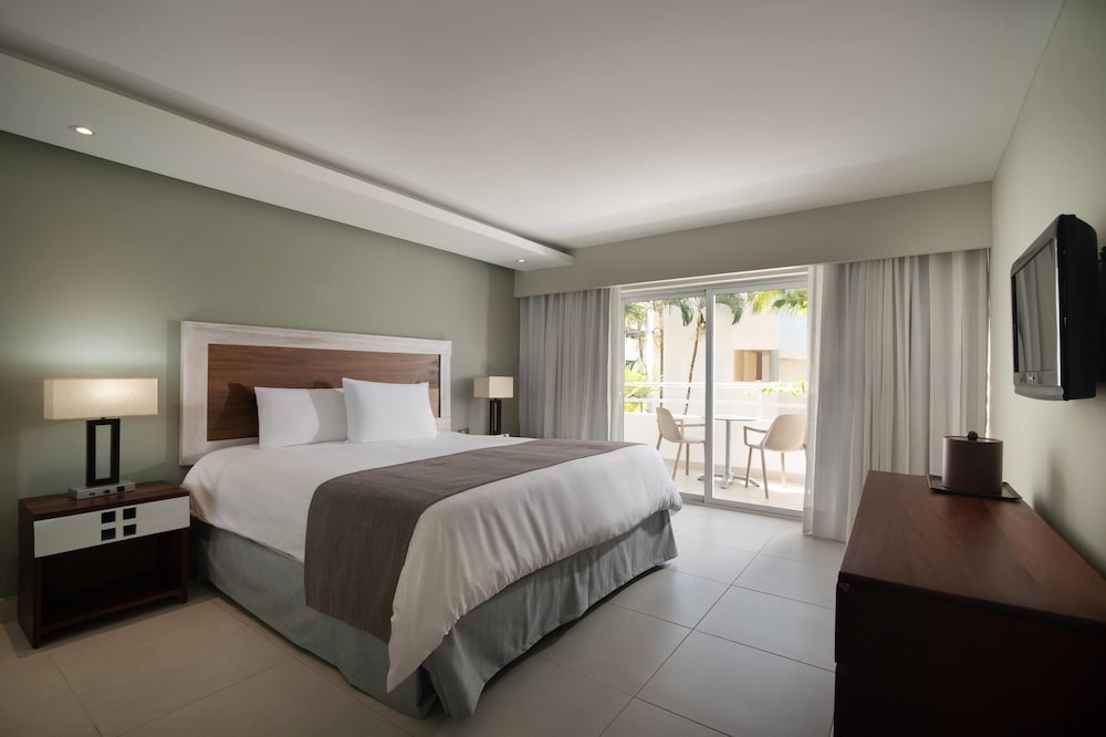 Room, King Bed, Garden View, Adult Only