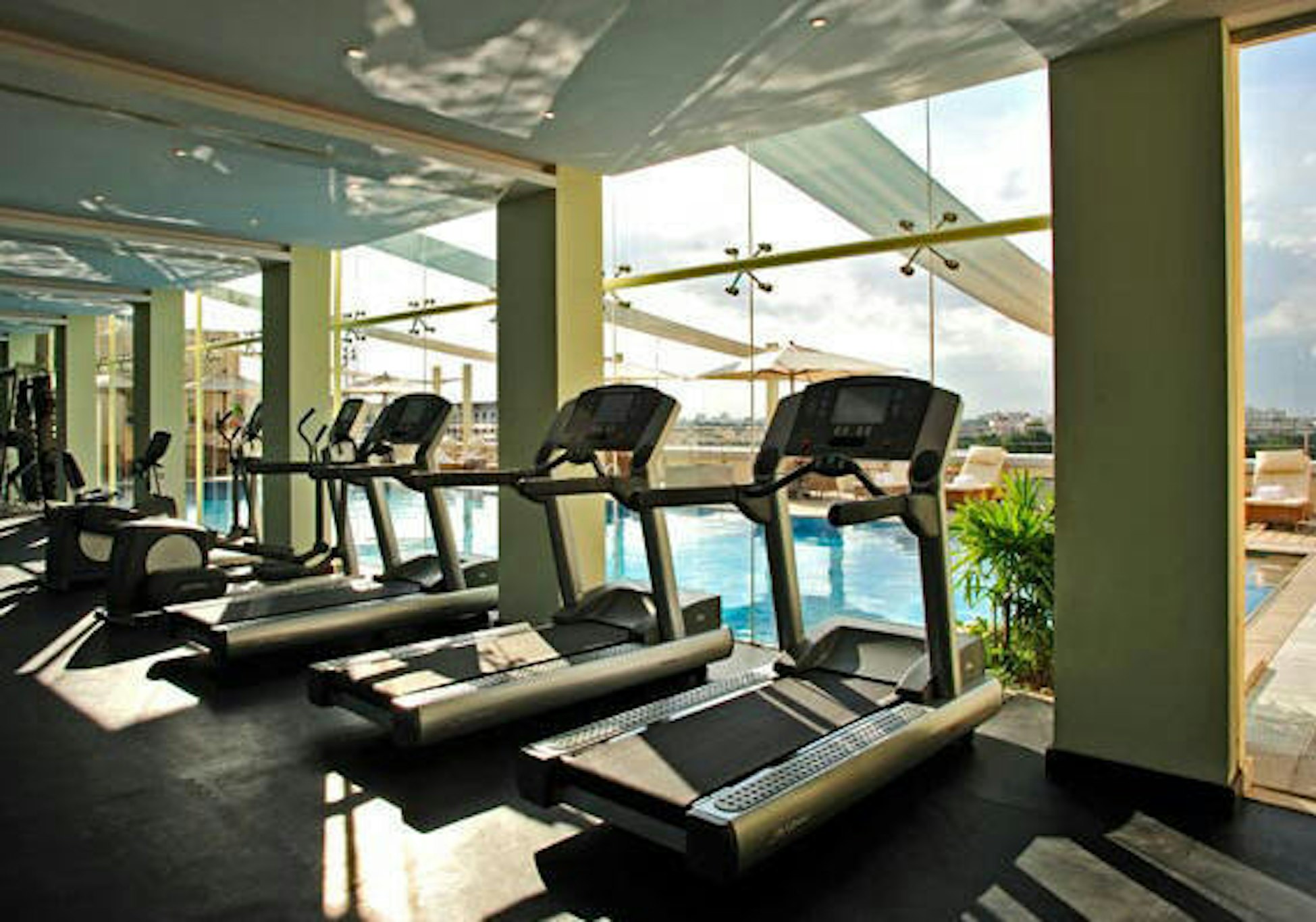 TAJ CLUB HOUSE 26/50